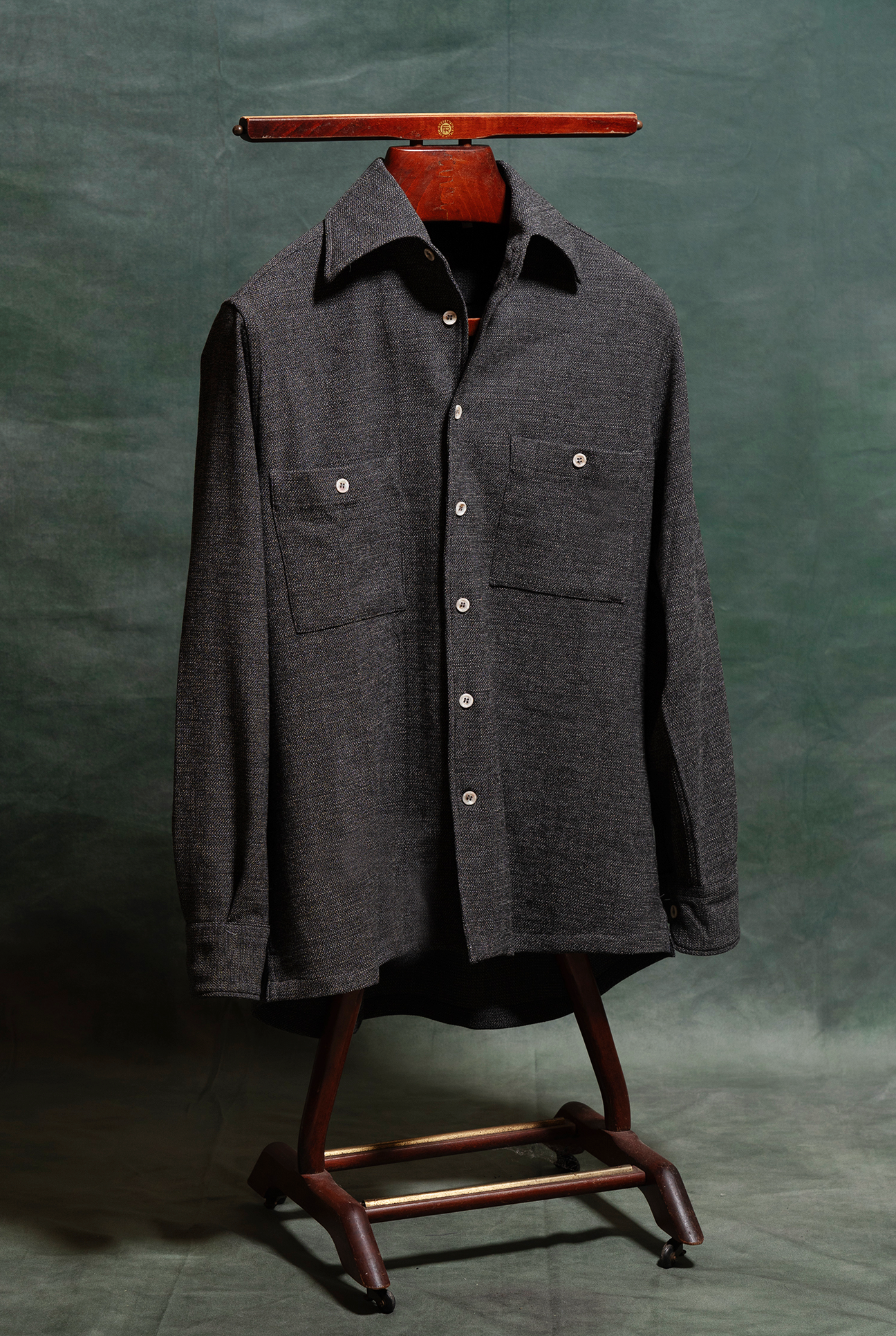 Giacca Overshirt da uomo in jersey di lana grigia modello Navigli amisuraduomo sartoria Milano