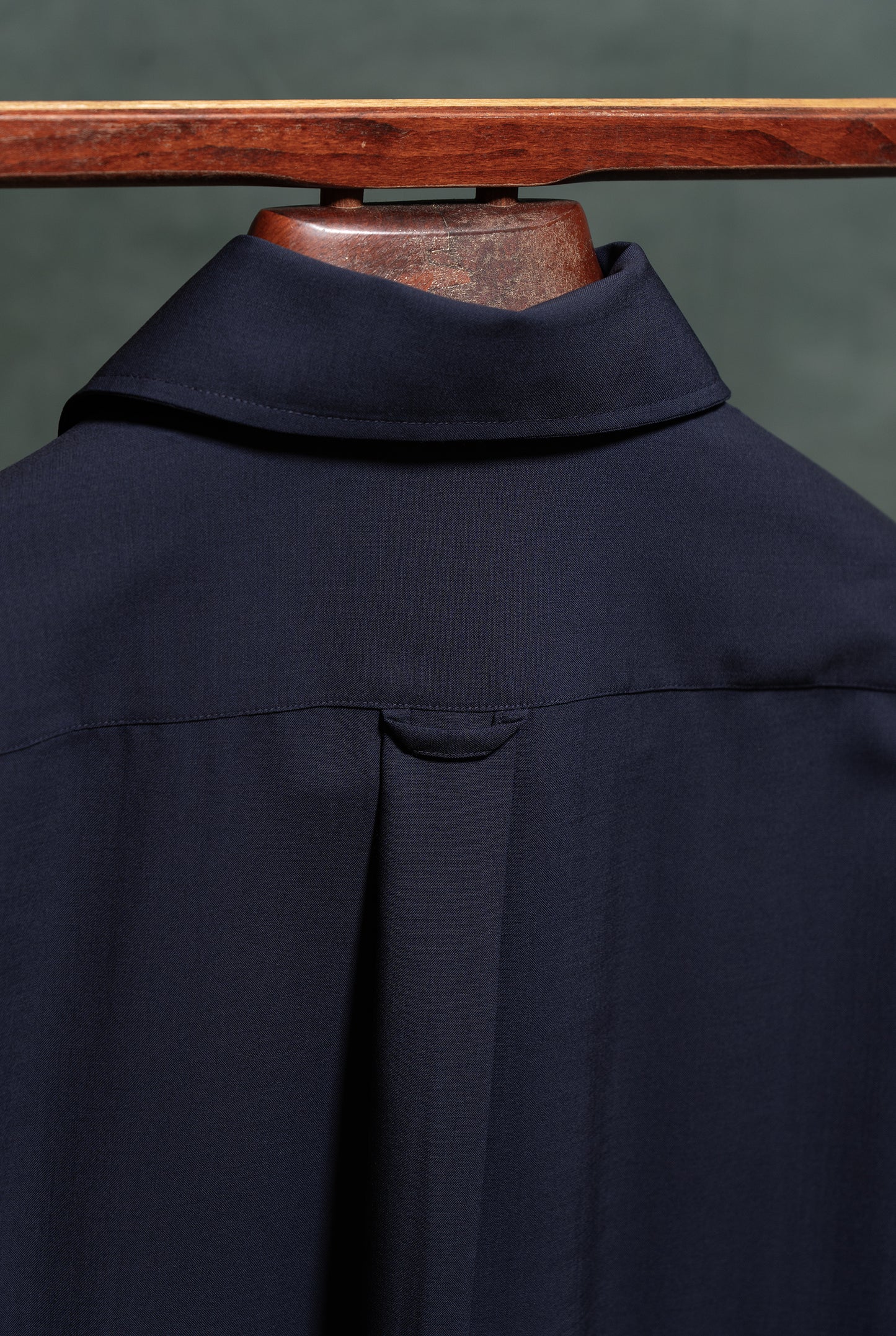 Overshirt da uomo lana tech superfine colore blu navy modello Navigli amisuraduomo sartoria Milano