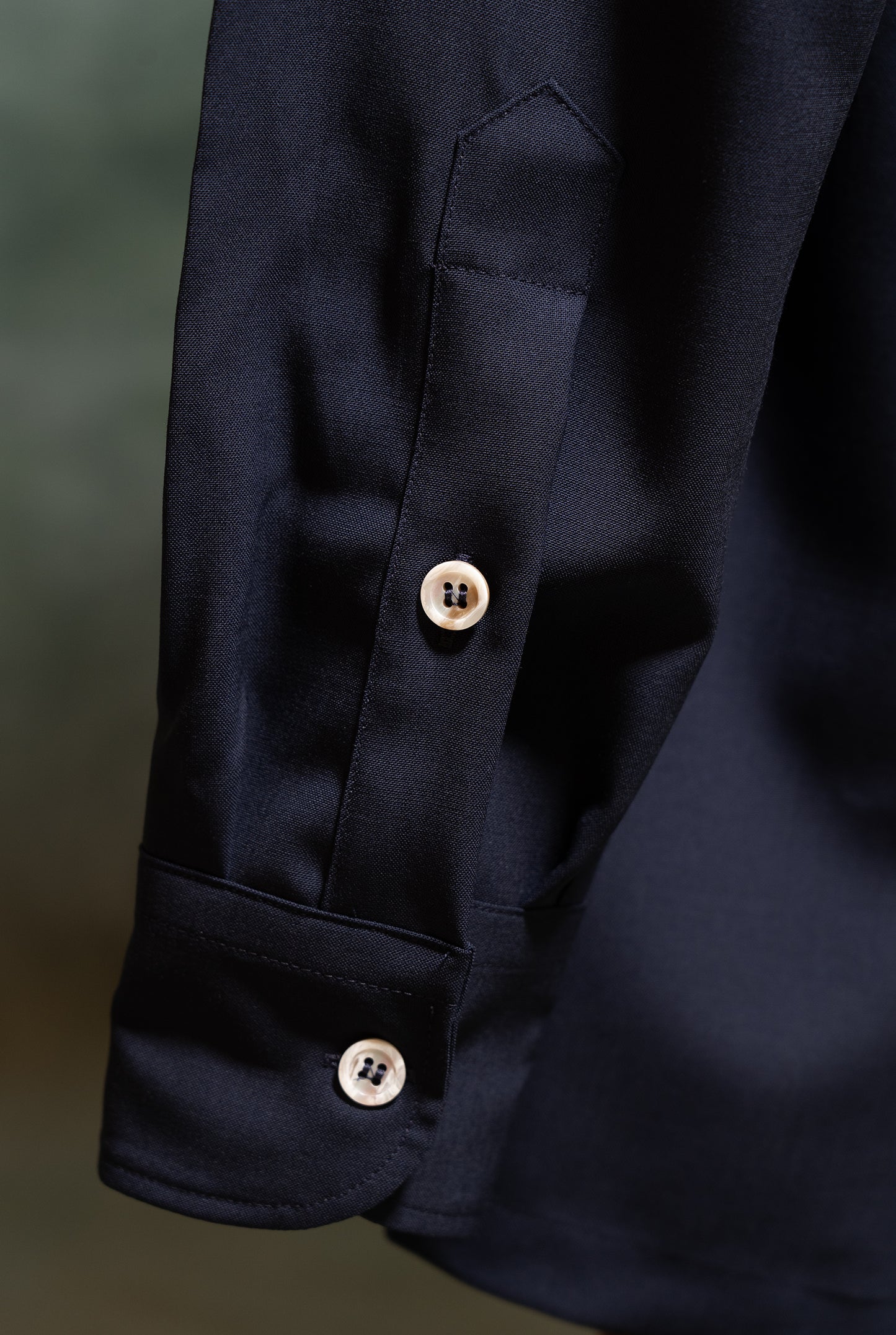 Overshirt da uomo lana tech superfine colore blu navy modello Navigli amisuraduomo sartoria Milano