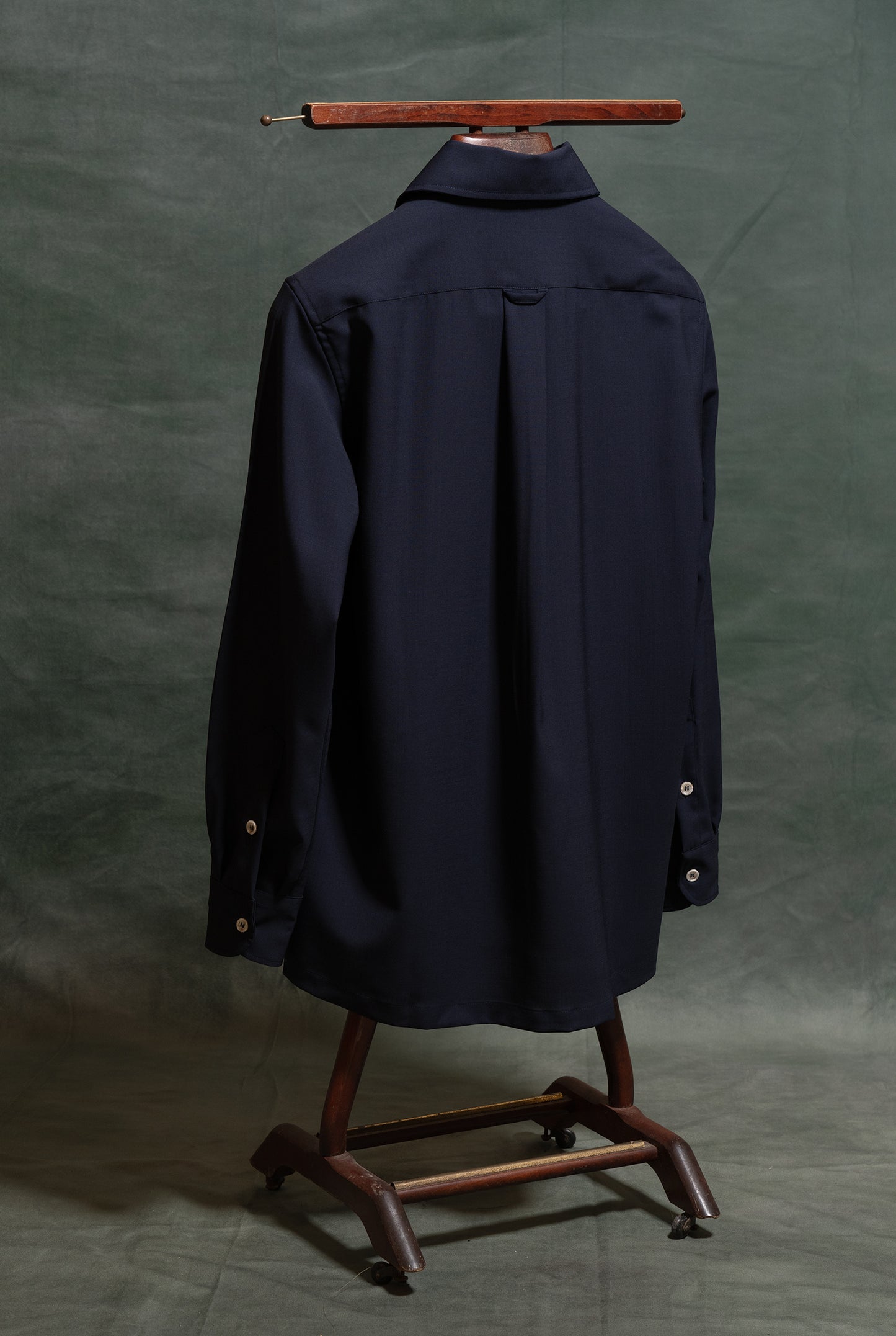 Overshirt da uomo lana tech superfine colore blu navy modello Navigli amisuraduomo sartoria Milano