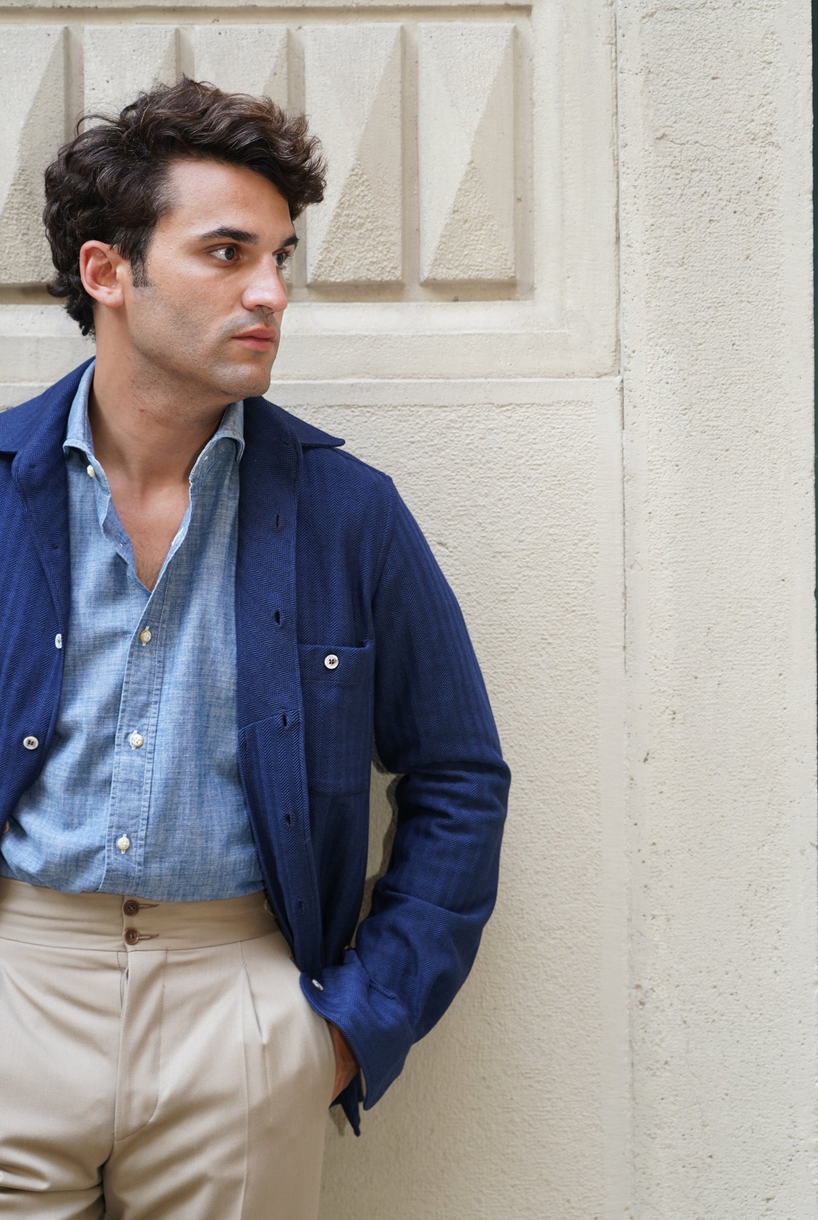 Overshirt giacca modello Navigli blu indossata via Passione 9 Milano sartoria  amisuraduomo 