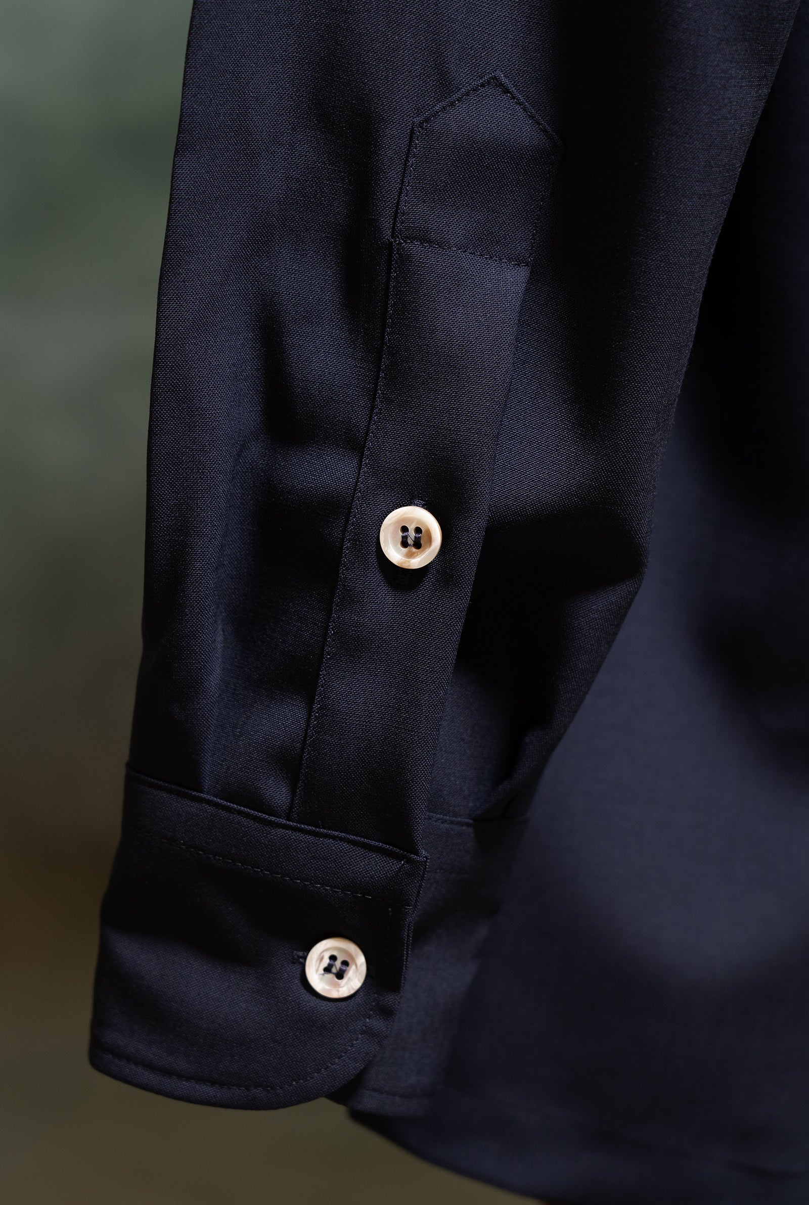 Overshirt da uomo lana tech superfine colore blu navy modello Navigli amisuraduomo sartoria Milano